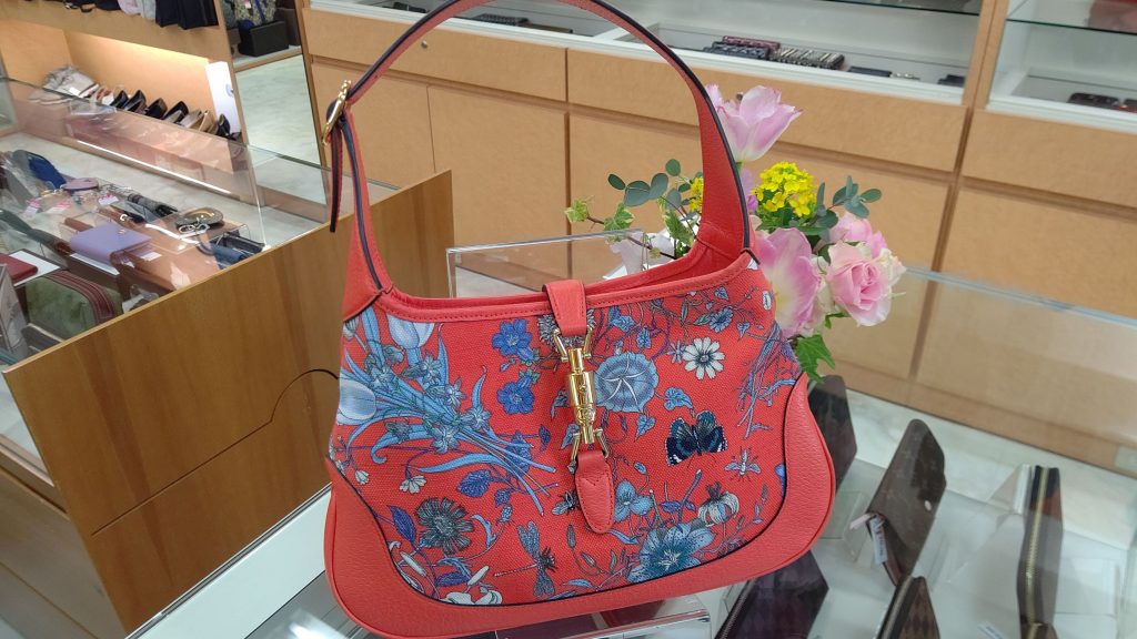 GUCCI日本限定！ワンショルダーバッグ