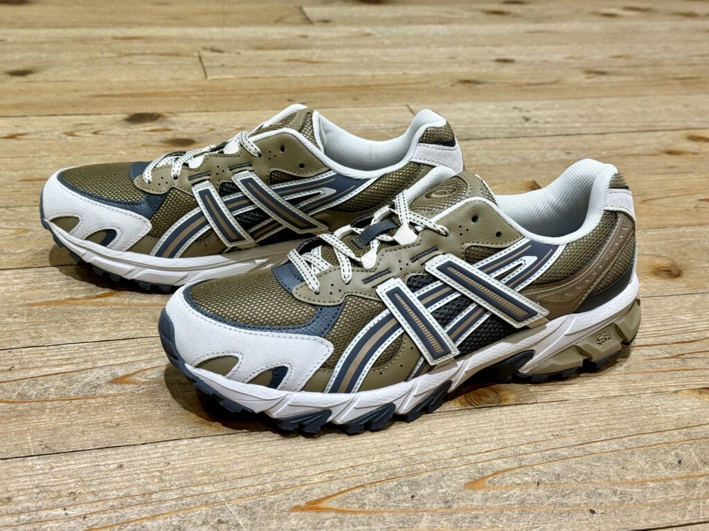 ASICS アシックス　GEL-SONOMA TR65
