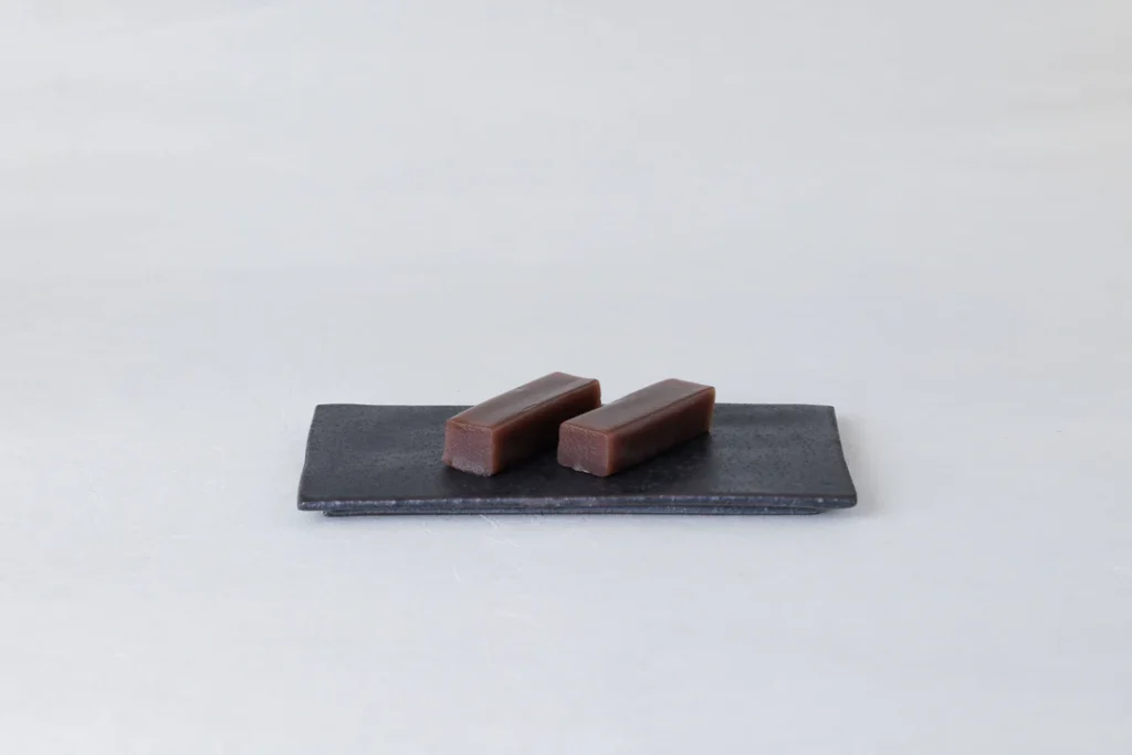 【冬季限定菓子】本多屋の外郎重ね　黒糖